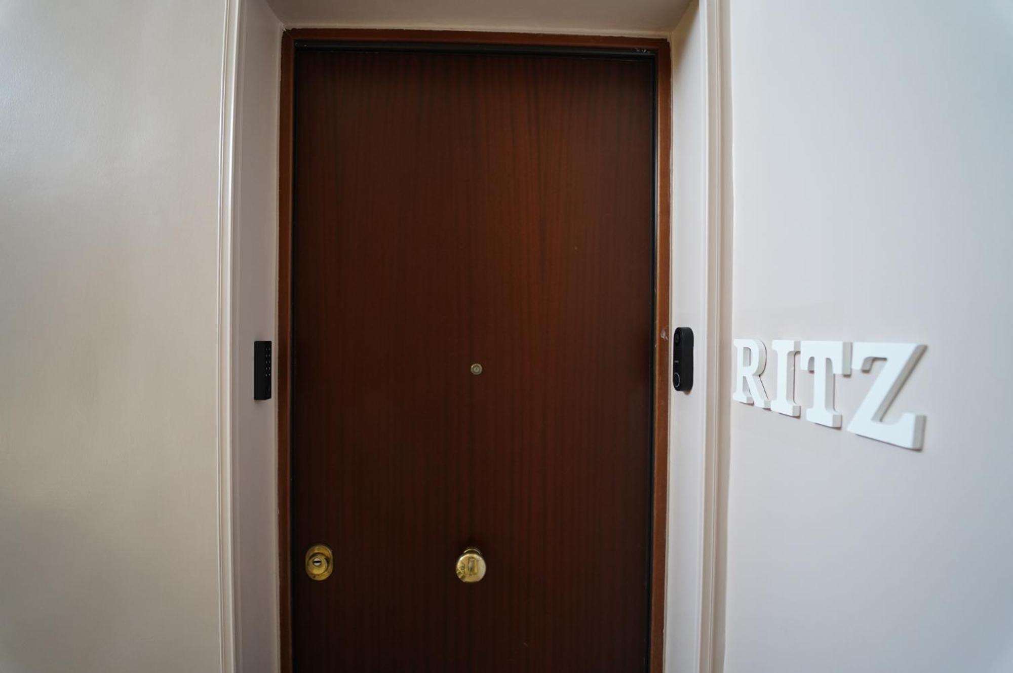 Apartamento Ritz Salerno Exterior foto