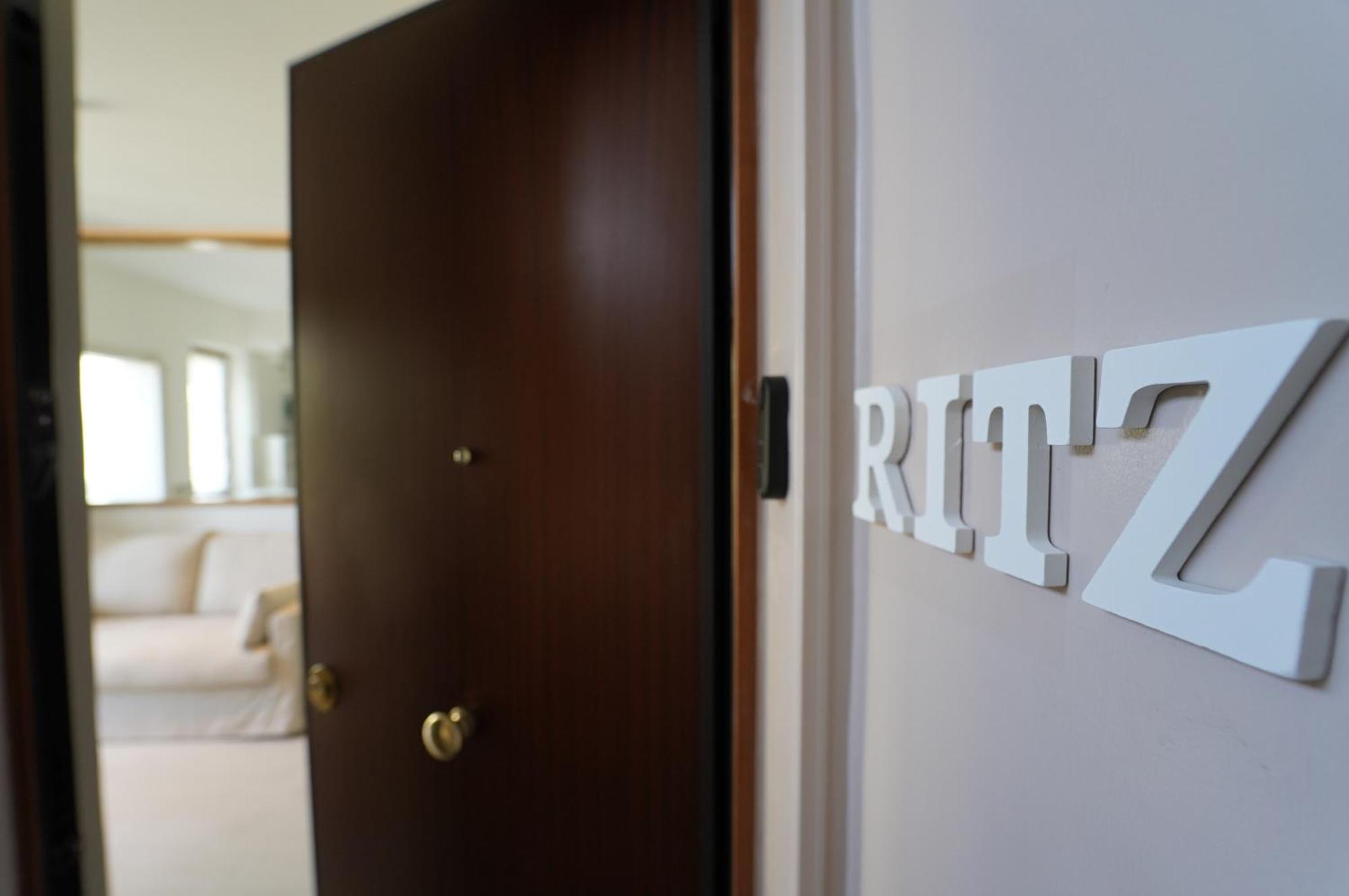 Apartamento Ritz Salerno Exterior foto